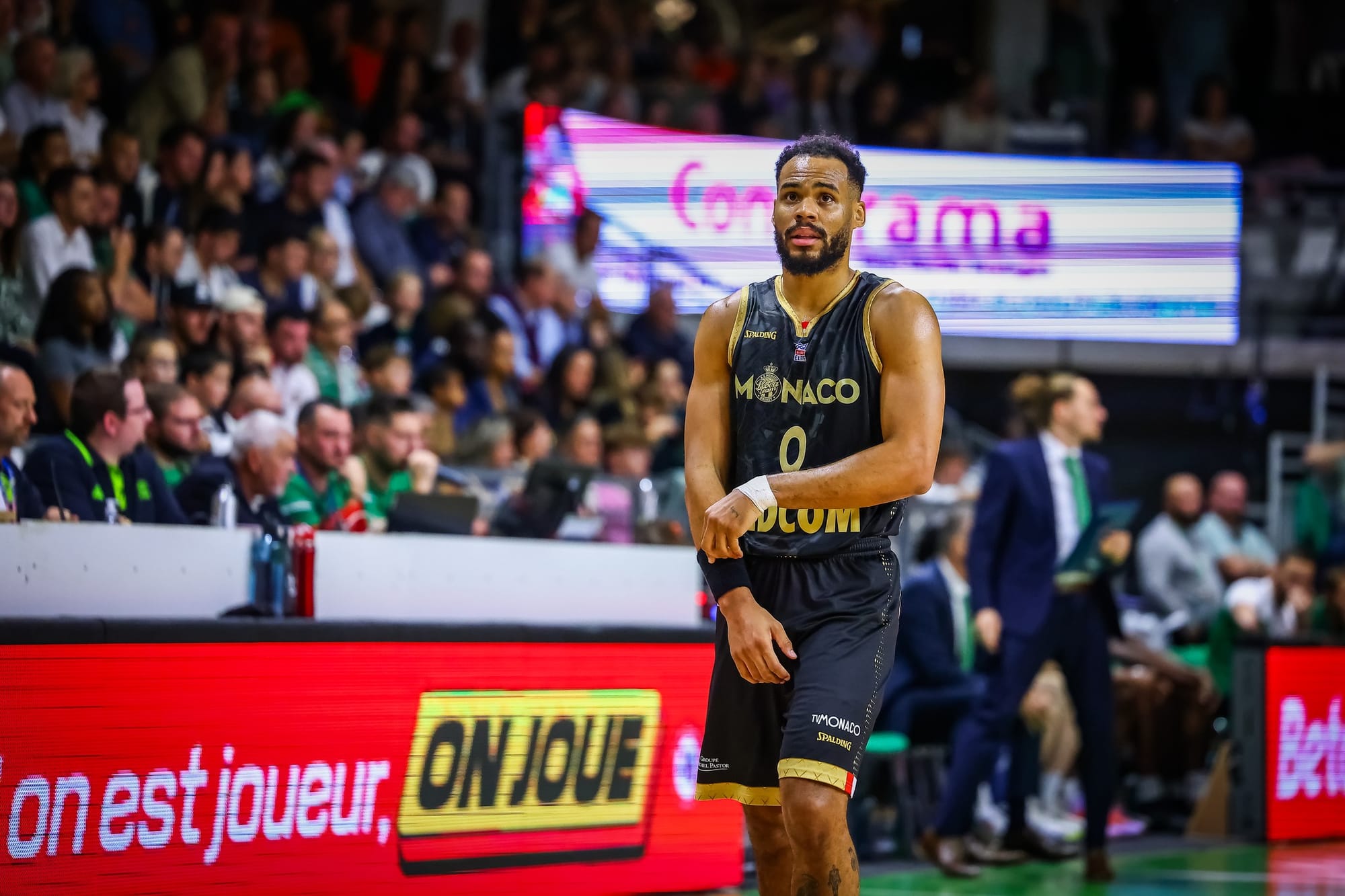 Élie Okobo : l’odyssée d’un joueur sans complexe