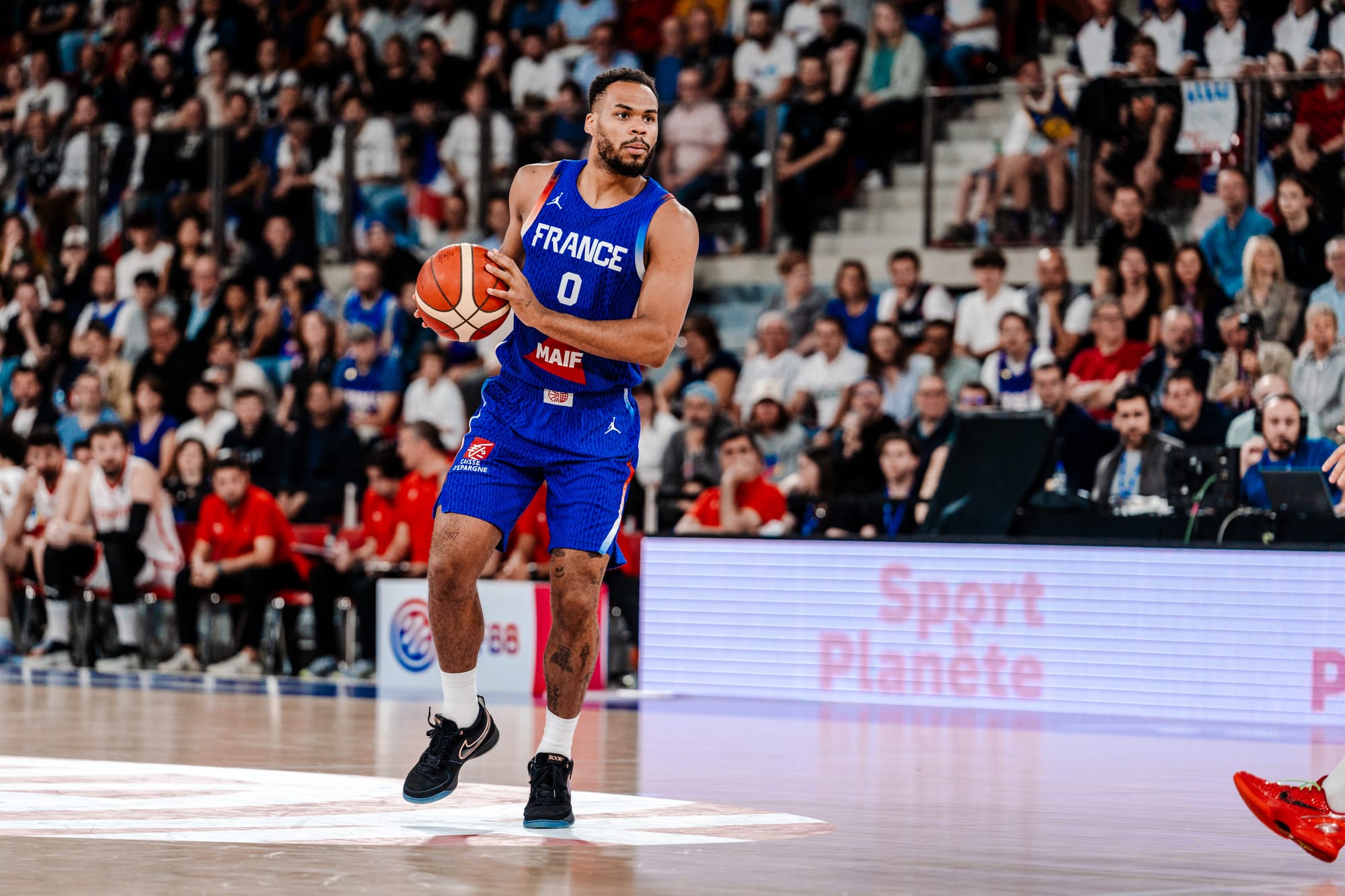 Élie Okobo : l’odyssée d’un joueur sans complexe